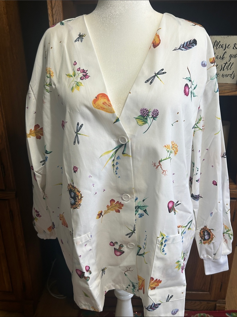 Women's White Floral & Nature Print Button-Front Scrub Jacket XXL NWOT